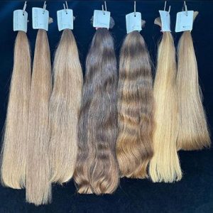 Натуральные волосы для наращивания в срезах.