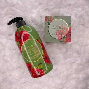 JIGOTT, Набор Гель для душа с ароматом розы, 750 мл и Крем тонизирующий для лица с экстарктом розы, 100 мл