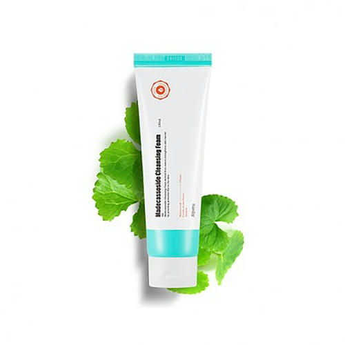 A'PIEU Очищающая пенка с центеллой Madecassoside Cleansing Foam 130мл