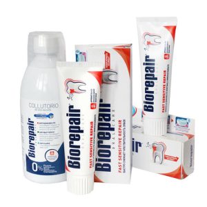 Биорепейр Набор для чувствительных зубов с ополаскивателем: Антибактериальный ополаскиватель для полости рта Mouthwash 3 in 1, 500 мл + Зубная паста Fast Sensitive Repair, 75 мл + Зубная нить Filo Non Cerato Ultrapiatto, 30 м + Зубная щетка CURVE Denti Se