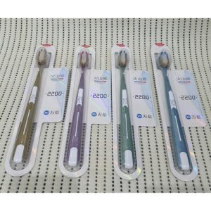 Зубная щетка Internet Celebriti мягкая