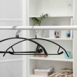 Вешалка-плечики для одежды с перекладиной Доляна, размер 44-46, антискользящее покрытие, дугообразная, цвет чёрный