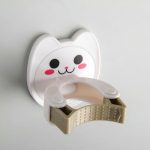 Держатель для уборочного инвентаря «Киска», 7,5x8,2x6 см, цвет бежевый