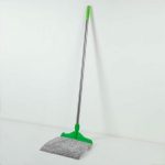 Швабра для мытья пола с насадкой из микрофибры (букля), металлический черенок 30x5x110 см