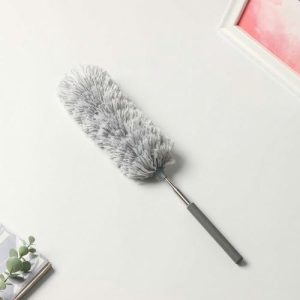 Щётка для удаления пыли Raccoon, телескопическая ручка 30-80 см, насадка из микрофибры 17 см