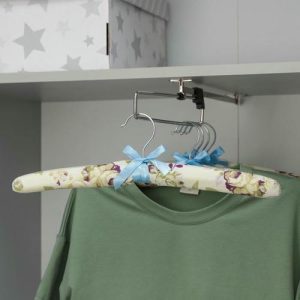 Вешалка для одежды мягкая «Розочки», размер 44-48, цвет бежево-сиреневый