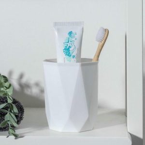 Стакан для зубных щёток «Призма», 9,5x9,5x11 см, цвет белый
