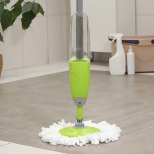 Швабра для мытья пола с распылителем Доляна, насадка из микрофибры 17x17 см, металлическая ручка 129 см