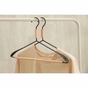 Вешалка для одежды с усиленными плечиками SAVANNA Wood, 42x22x3,2 см, цвет чёрный