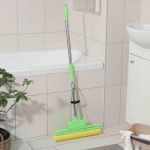 Швабра для мытья пола с двойным роликовым отжимом Доляна, насадка ПВА 37x6 см, телескопическая стальная ручка 115 см, цвет МИКС