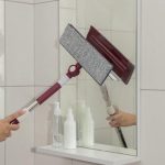 Окномойка с насадкой из микрофибры Доляна, фиксатор, стальная телескопическая ручка, 27x8x86(126) см, цвет МИКС