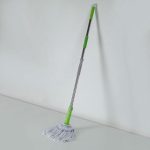 Швабра с отжимом Доляна, стальная ручка 128 см, насадка из х/б 500 гр
