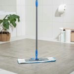 Швабра для мытья пола плоская, телескопическая ручка 60-120 см, насадка микрофибра 38x15 см, цвет МИКС