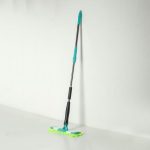 Швабра для мытья пола плоская с отжимом Twist Доляна, насадка микрофибра букли 32x9 см, телескопическая ручка 95-120, цвет МИКС