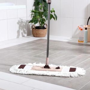 Швабра для мытья пола плоская Доляна, телескопическая стальная ручка 90-130 см, насадка из микрофибры букли 60x14 см, цвет МИКС
