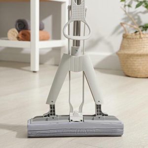 Швабра для мытья пола со складным отжимом Доляна, насадка ПВА 6x28x101 -130 см, телескопическая стальная ручка 105-135 см