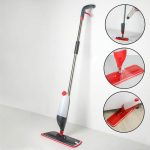 Швабра для мытья пола с распылителем Доляна, стальная ручка 118 см, насадка из микрофибры 40x14 см, ручка МИКС