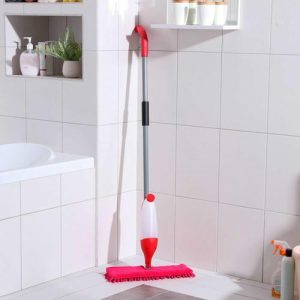 Швабра для мытья пола с распылителем Доляна, двусторонняя насадка из микрофибры 40x14 см, металлическая ручка 125 см, МИКС