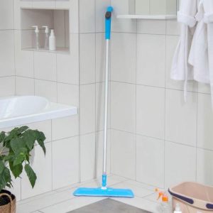 Швабра для мытья пола с распылителем Доляна, насадка из микрофибры 40x14 см, алюминиевая ручка 124 см