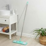 Швабра для мытья пола плоская Доляна, насадка из микрофибры букля 42x12 см, телескопическая стальная ручка 80-117 см