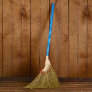 Метла Сурья бамбук 45х4х100 см МИКС