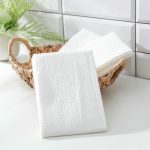 Салфетки универсальные Доляна, нетканые, из целлюлозы и полиэстера, 3 шт/уп, 65x140 см, цвет белый