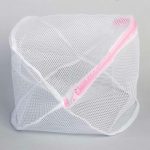 Мешок для стирки белья Доляна, 23x35 см, крупная сетка, цвет белый