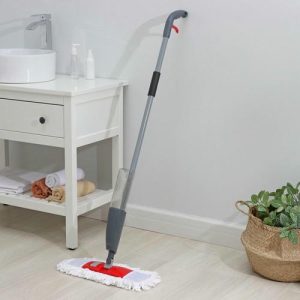 Швабра для мытья пола с распылителем Доляна, насадка из микрофибры 40x10 см, металлическая ручка 124 см, цвет МИКС